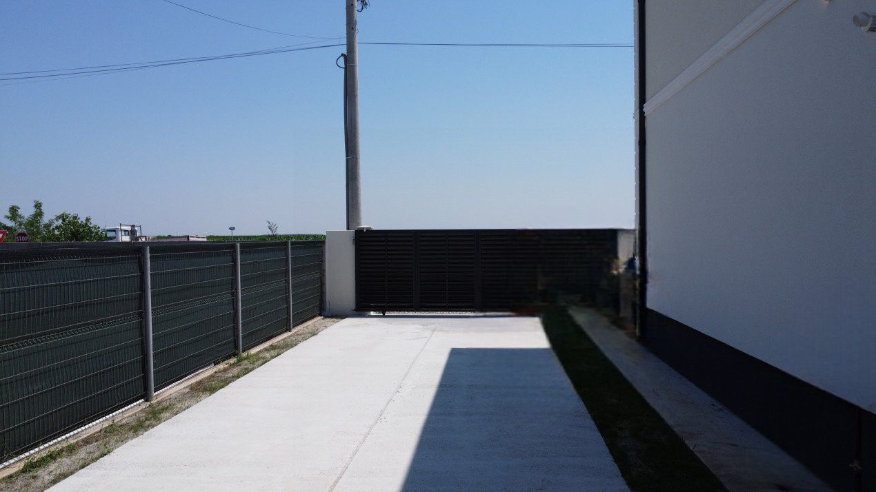 Casă cu 5 camere de vânzare în Dascalu – fotografia 5 din 33