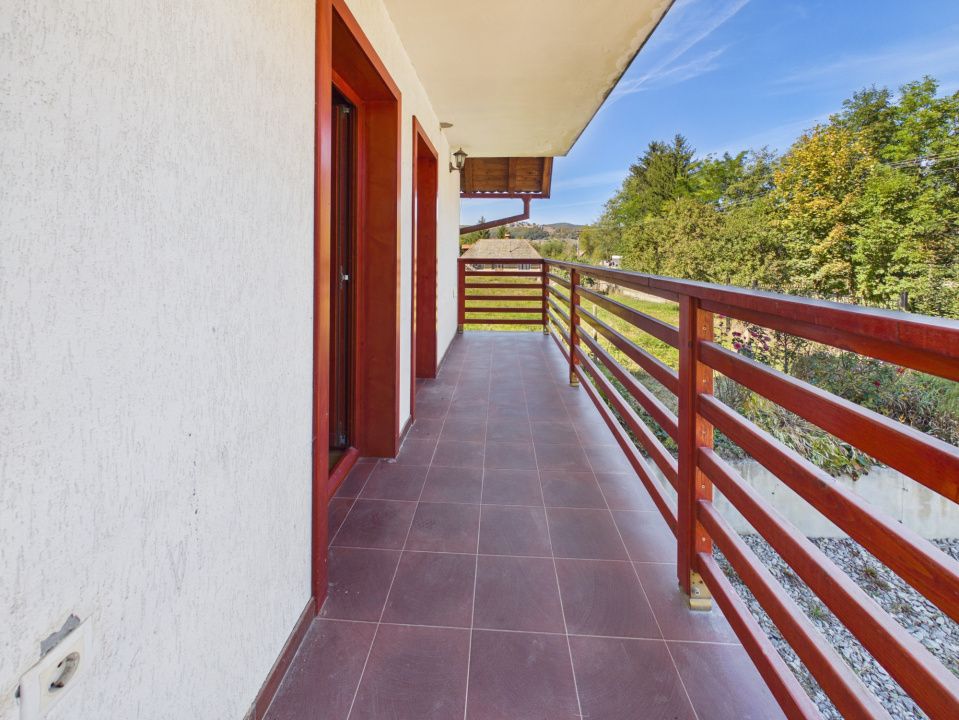 Casă cu 4 camere de vânzare în Nord-Est, Valea Dobarlaului – fotografia 8 din 33