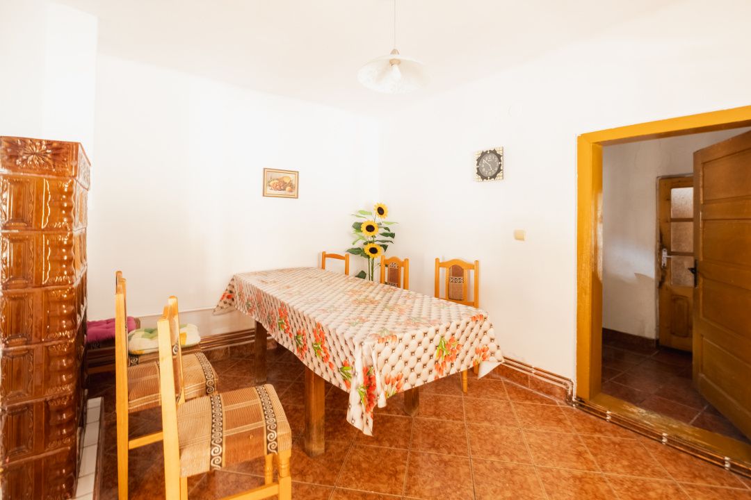 Casă cu 6 camere de vânzare în Jebel – fotografia 12 din 22