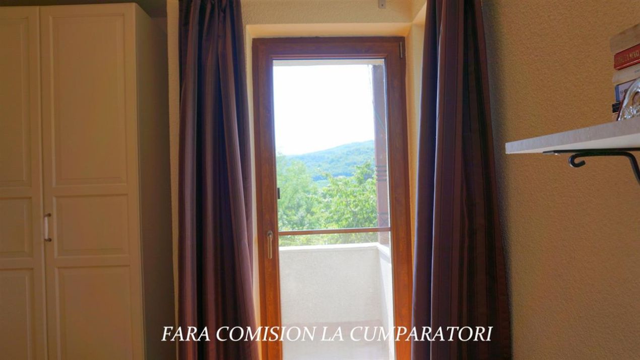 Casă cu 7 camere de vânzare în Daesti – fotografia 21 din 44