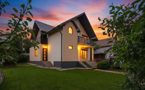 Casă cu 4 camere de vânzare în Horpaz