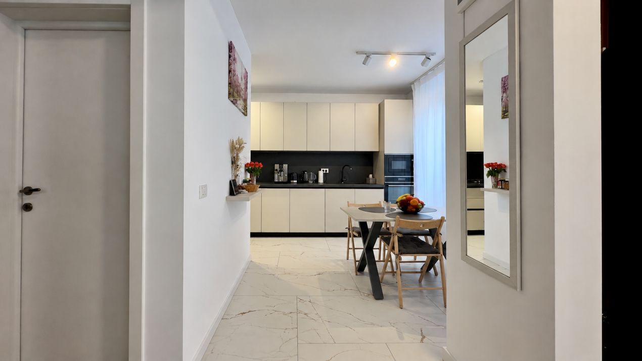Casă cu 4 camere de vânzare în Nord, Mamaia – fotografia 4 din 29