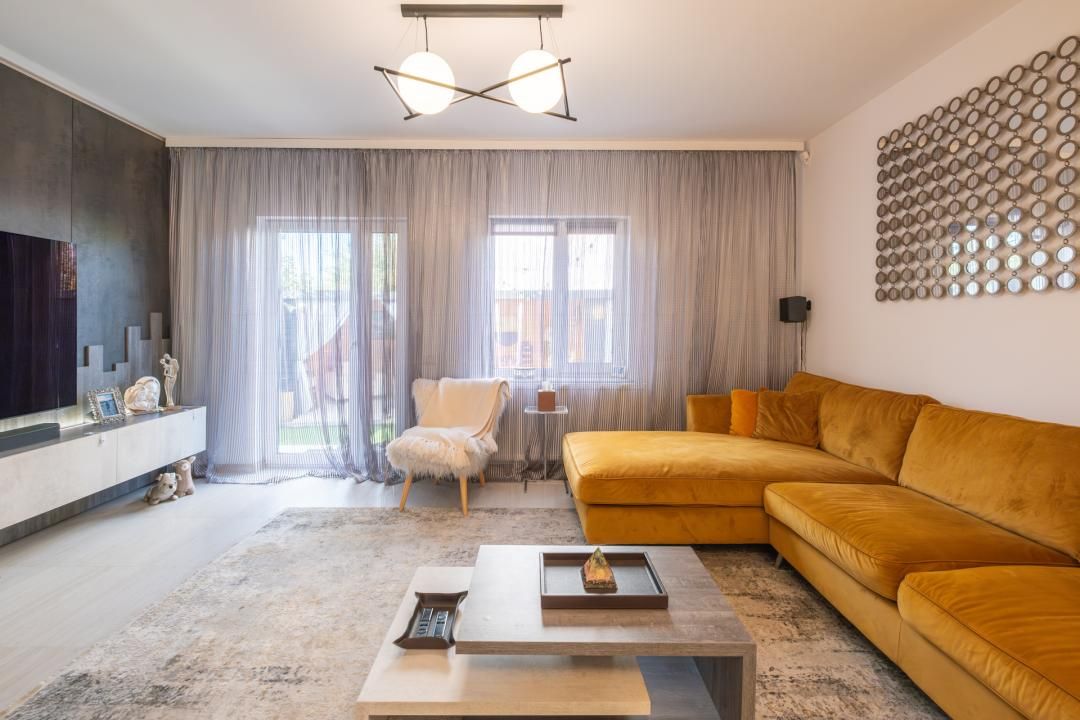 Casă cu 3 camere de vânzare în Nord, Mamaia-Sat – fotografia 1 din 20