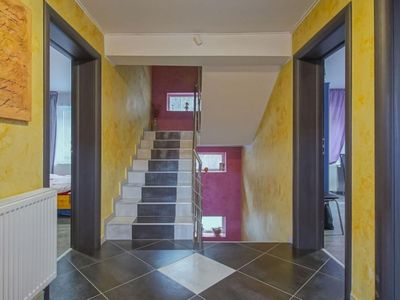 Casă cu 6 camere de vânzare în Sud, Brașov – fotografia 4 din 18