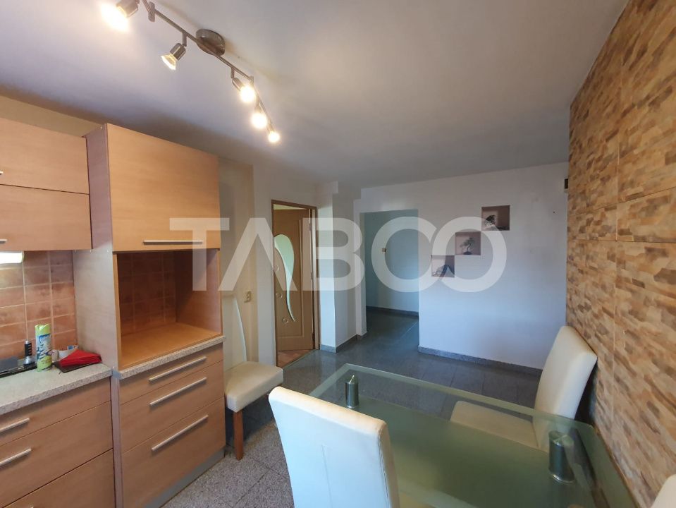 Apartament cu 3 camere de vânzare în Făgăraș – fotografia 8 din 13