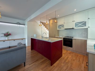 Casă cu 4 camere de vânzare în Central, Otopeni – fotografia 4 din 22