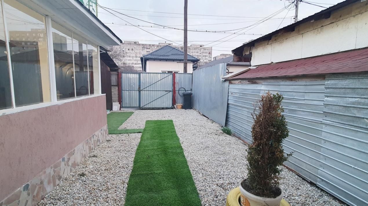 Casă cu 4 camere de vânzare în Ferentari, București – fotografia 1 din 12