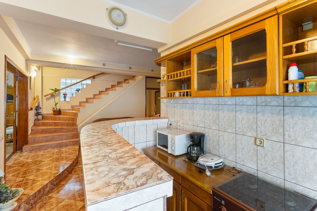 Casă cu 8 camere de vânzare în Faleza Nord, Constanța – fotografia 16 din 25