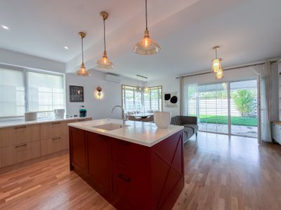 Casă cu 4 camere de vânzare în Central, Otopeni – fotografia 5 din 22