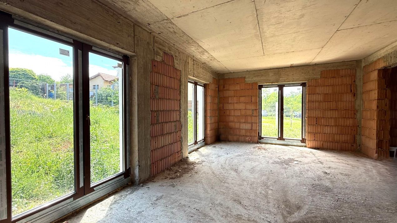 Casă cu 4 camere de vânzare în Jucu de Sus – fotografia 7 din 14