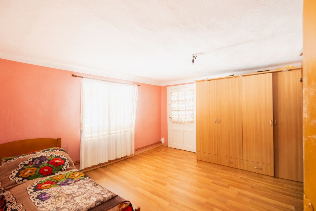 Casă cu 6 camere de vânzare în Jebel – fotografia 3 din 22