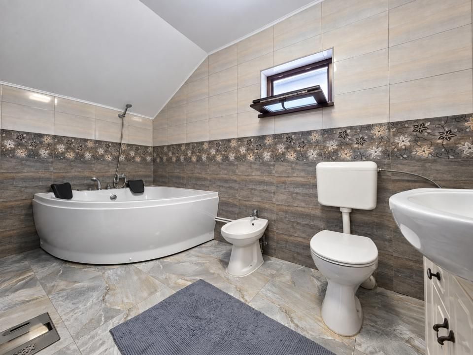 Casă cu 5 camere de vânzare în Ștefăneștii de Jos – fotografia 12 din 17