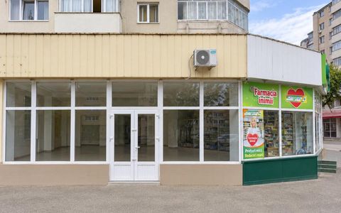 Spațiu comercial cu 5 camere de închiriat în Sud, Bacău
