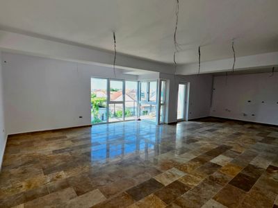 Apartament cu 4 camere de vânzare în Faleza Nord, Constanța – fotografia 2 din 22