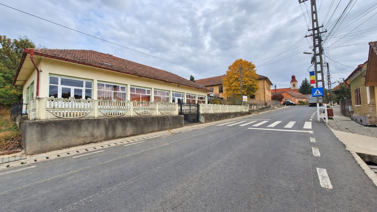 Spațiu comercial cu 4 camere de vânzare în Sorostin – fotografia 1 din 10