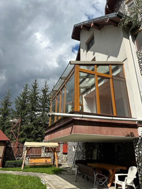 Hotel / pensiune cu 7 camere de vânzare în Central, Predeal – fotografia 2 din 8