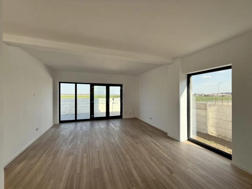Casă cu 4 camere de vânzare în Tunari – fotografia 12 din 48