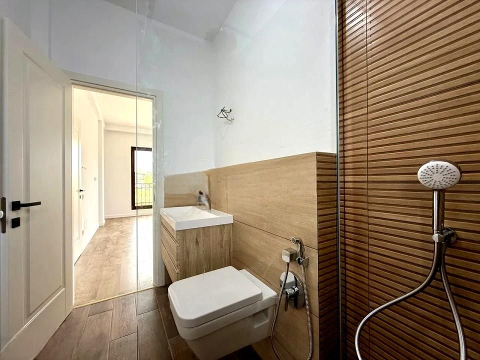Casă cu 4 camere de vânzare în Central, Tunari – fotografia 7 din 20
