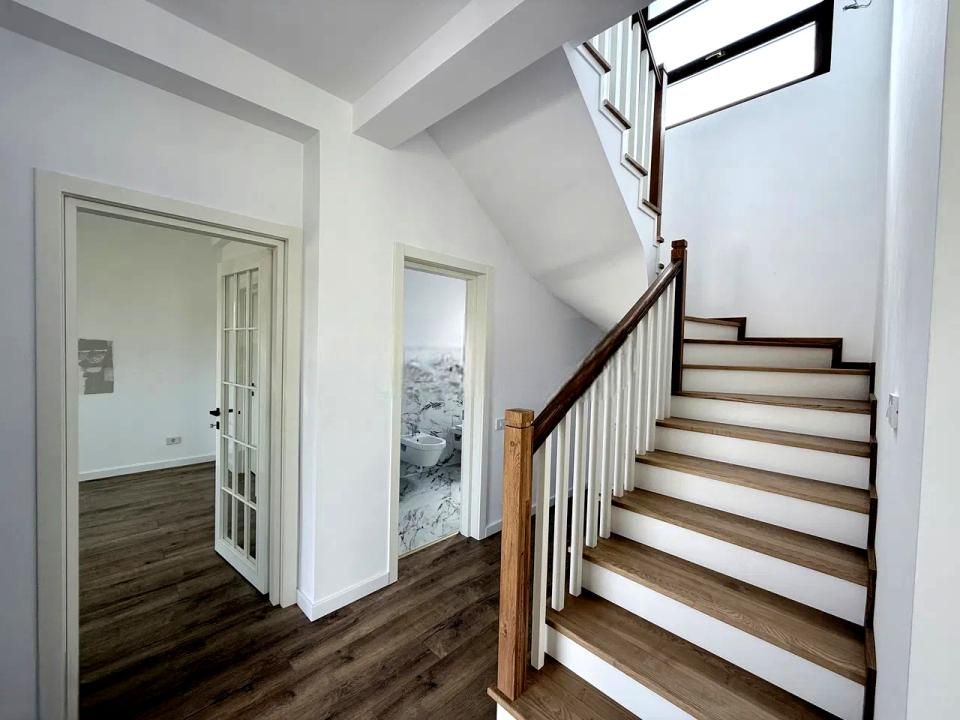 Casă cu 4 camere de vânzare în Central, Tunari – fotografia 15 din 20