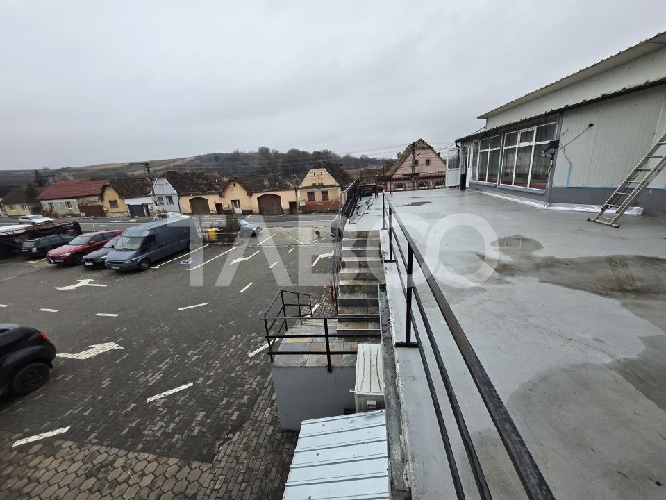 Spațiu comercial cu 3 camere de închiriat în Slimnic – fotografia 10 din 11