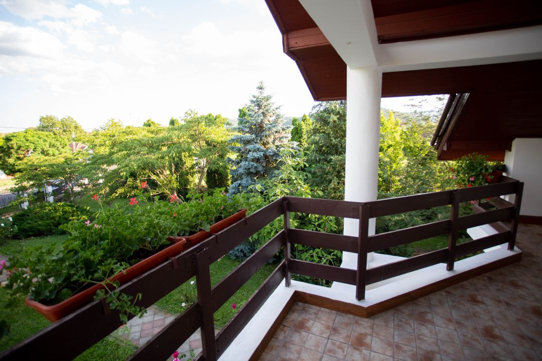 Casă cu 6 camere de vânzare în Comănești – fotografia 53 din 72