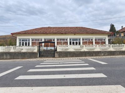 Spațiu comercial cu 4 camere de vânzare în Sorostin – fotografia 2 din 10