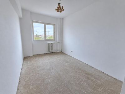 Apartament cu 4 camere de vânzare în Pantelimon, București – fotografia 3 din 16
