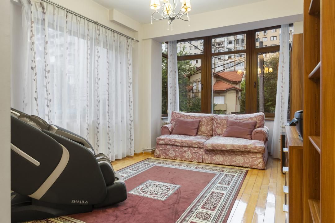 Casă cu 8 camere de vânzare în Vatra Luminoasa, București – fotografia 7 din 38