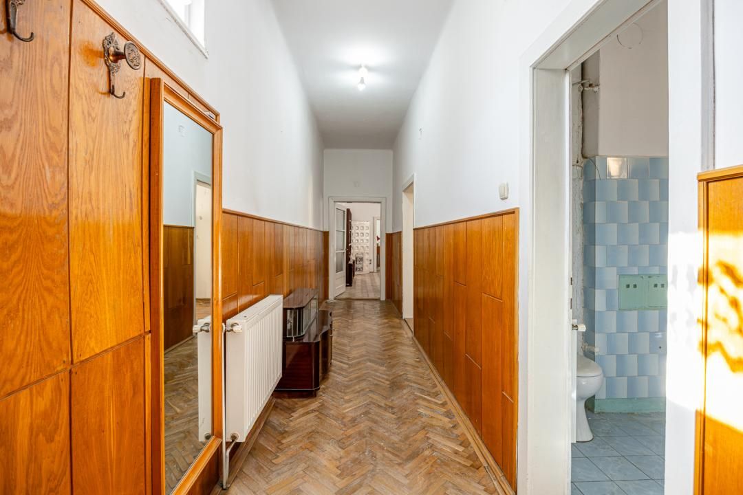 Apartament cu 2 camere de vânzare în Centrul Istoric, Brașov – fotografia 18 din 19