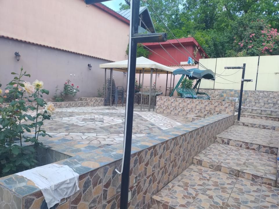 Casă cu 9 camere de vânzare în Ștefănești – fotografia 4 din 13