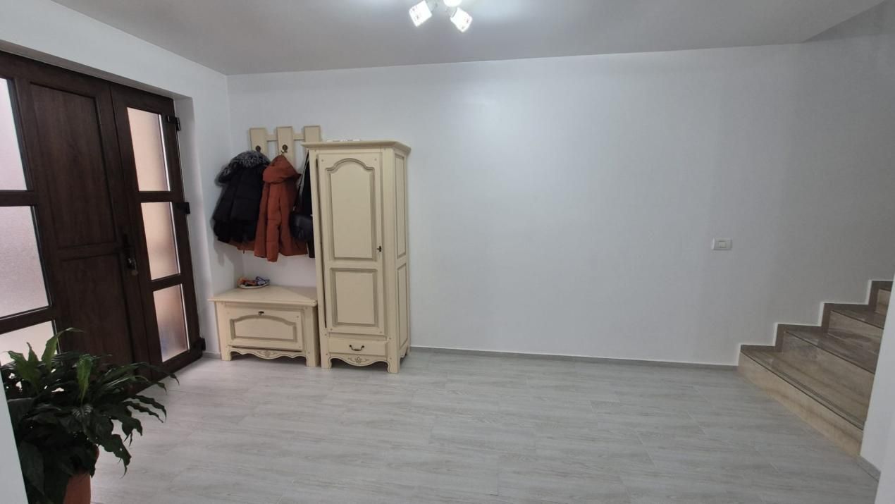 Casă cu 3 camere de vânzare în Central, Geamana – fotografia 13 din 17