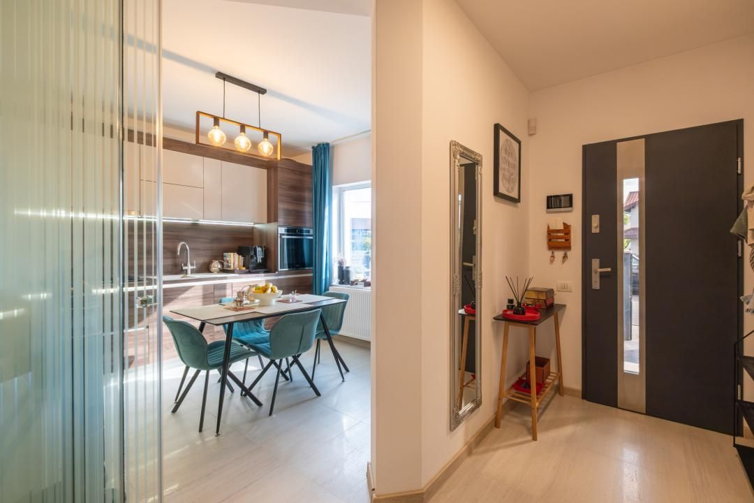 Casă cu 3 camere de vânzare în Nord, Mamaia-Sat – fotografia 3 din 20