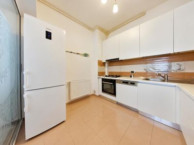 Apartament cu 3 camere de închiriat în Tractorul, Brașov – fotografia 5 din 15