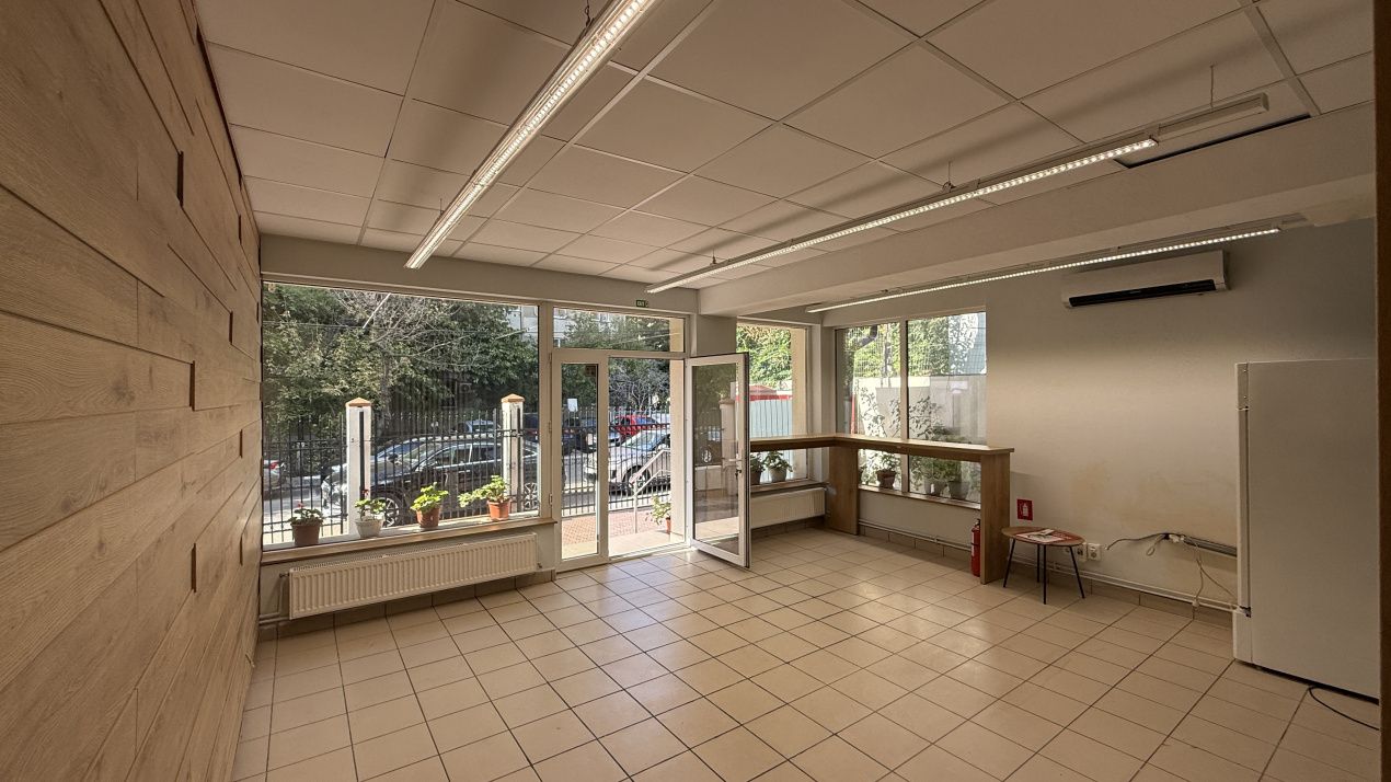 Spațiu comercial cu 1 cameră de închiriat în Uverturii, București – fotografia 3 din 9