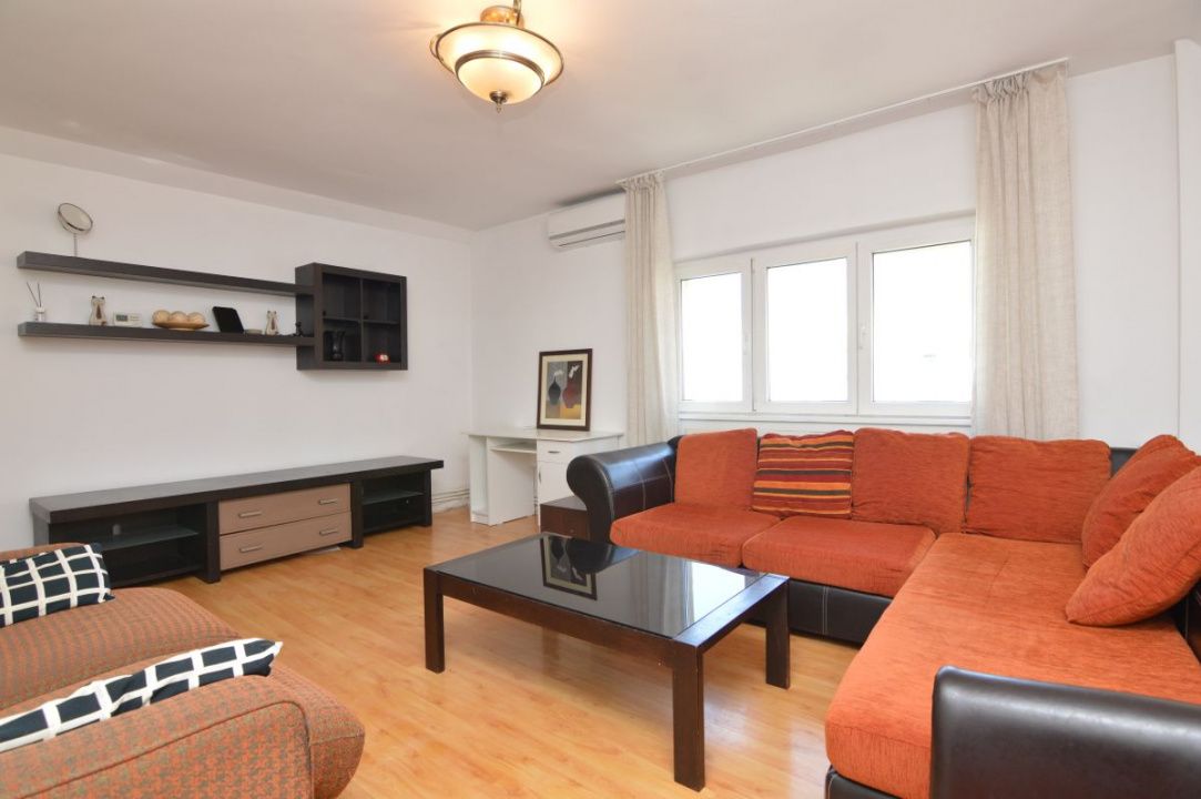 Apartament cu 3 camere de vânzare în Unirii, București – fotografia 2 din 26
