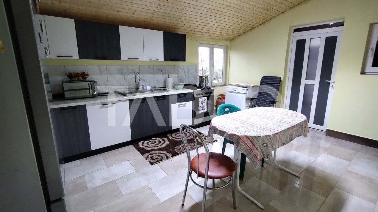 Casă cu 10 camere de vânzare în Rausor – fotografia 12 din 24