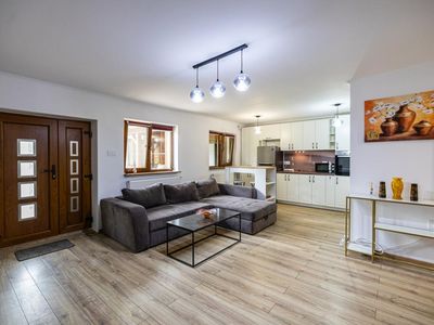 Casă cu 4 camere de vânzare în Central, Dumbrăvița – fotografia 3 din 40