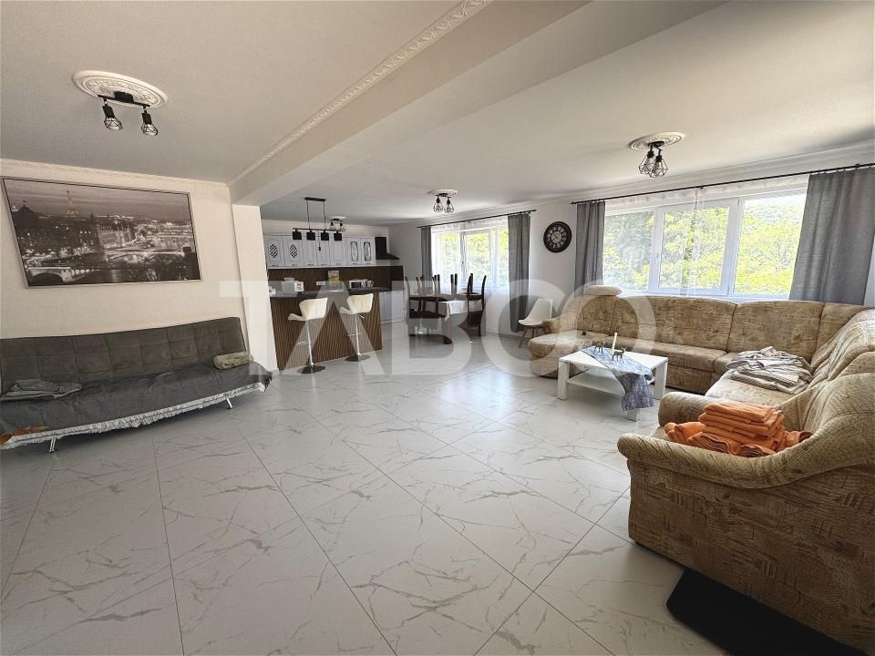 Hotel / pensiune cu 8 camere de vânzare în Rășinari – fotografia 5 din 32