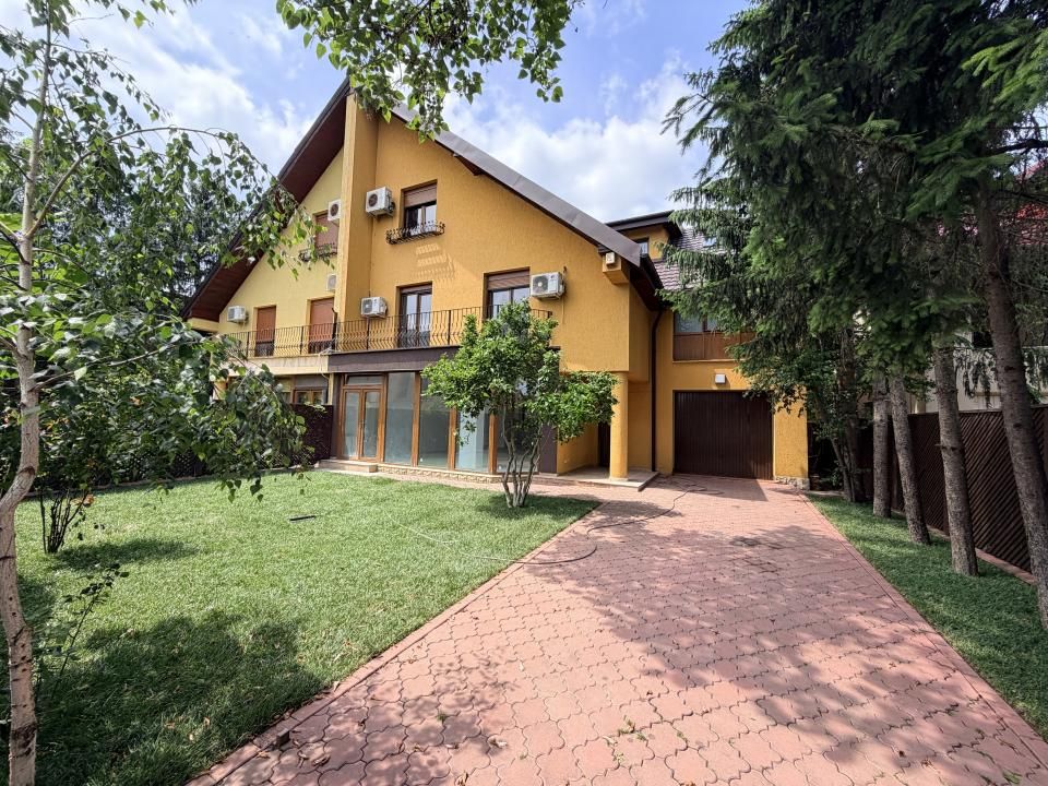 Casă cu 6 camere de vânzare în Pipera, București – fotografia 1 din 16