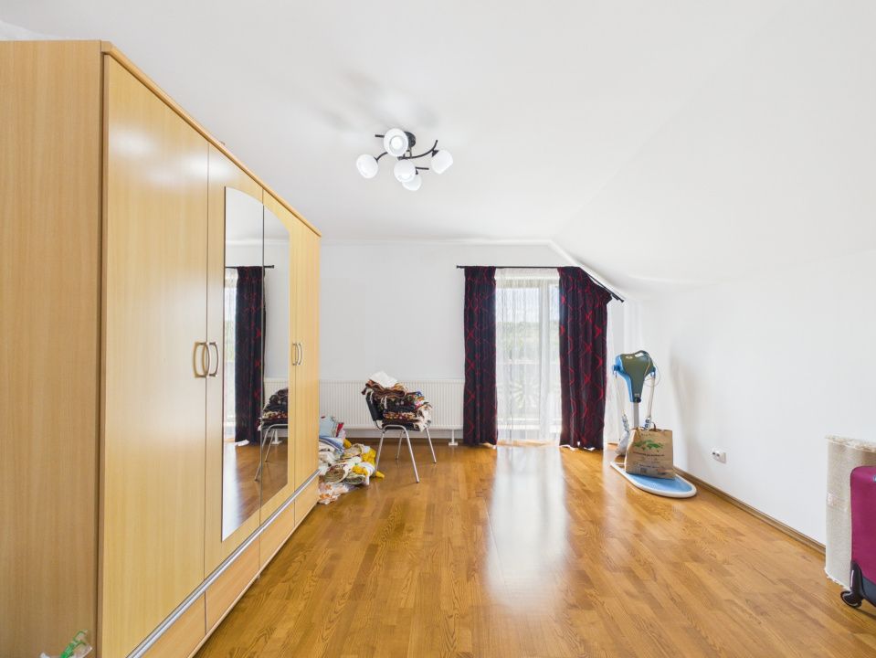 Hotel / pensiune cu 10 camere de vânzare în Tohanu Nou – fotografia 35 din 46