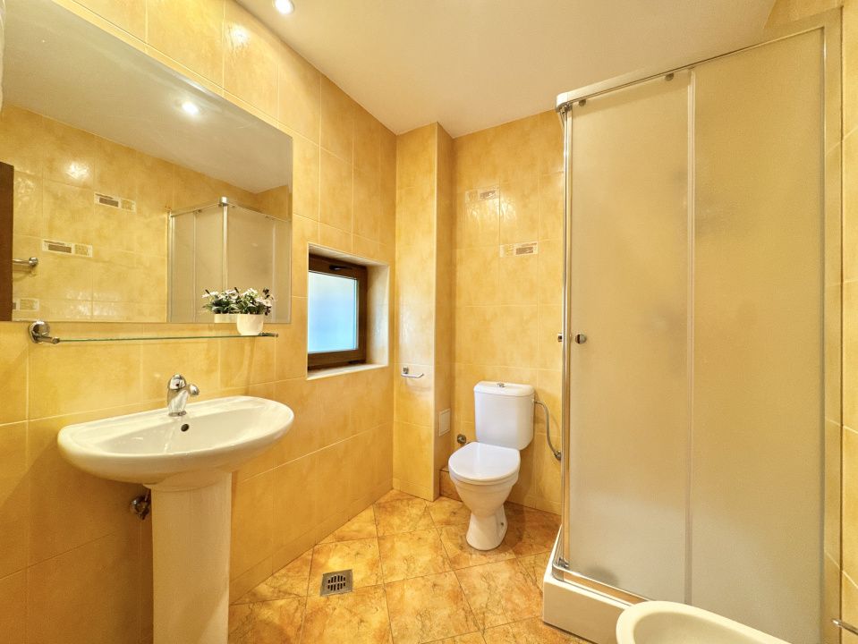 Proprietate cu 10 camere de vânzare în Central, Frumusani – fotografia 21 din 40