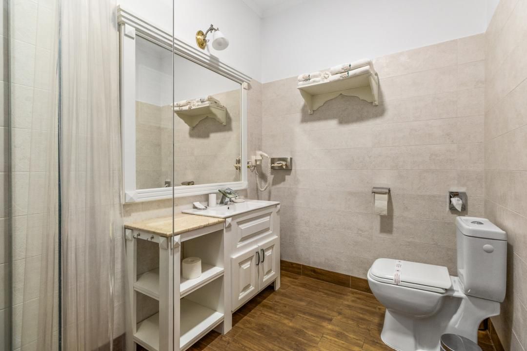 Hotel / pensiune cu 17 camere de vânzare în Sambata de Jos – fotografia 11 din 29