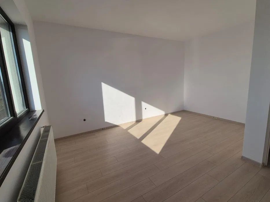 Casă cu 5 camere de vânzare în Otopeni – fotografia 6 din 22
