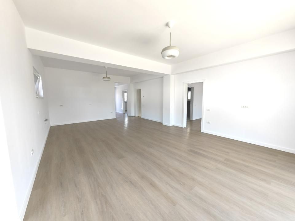 Casă cu 4 camere de vânzare în Tunari – fotografia 7 din 26