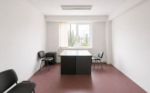 Spațiu de birouri cu 30 camere de vânzare în Oradea