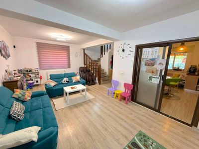 Casă cu 4 camere de vânzare în Central, Berceni – fotografia 5 din 44
