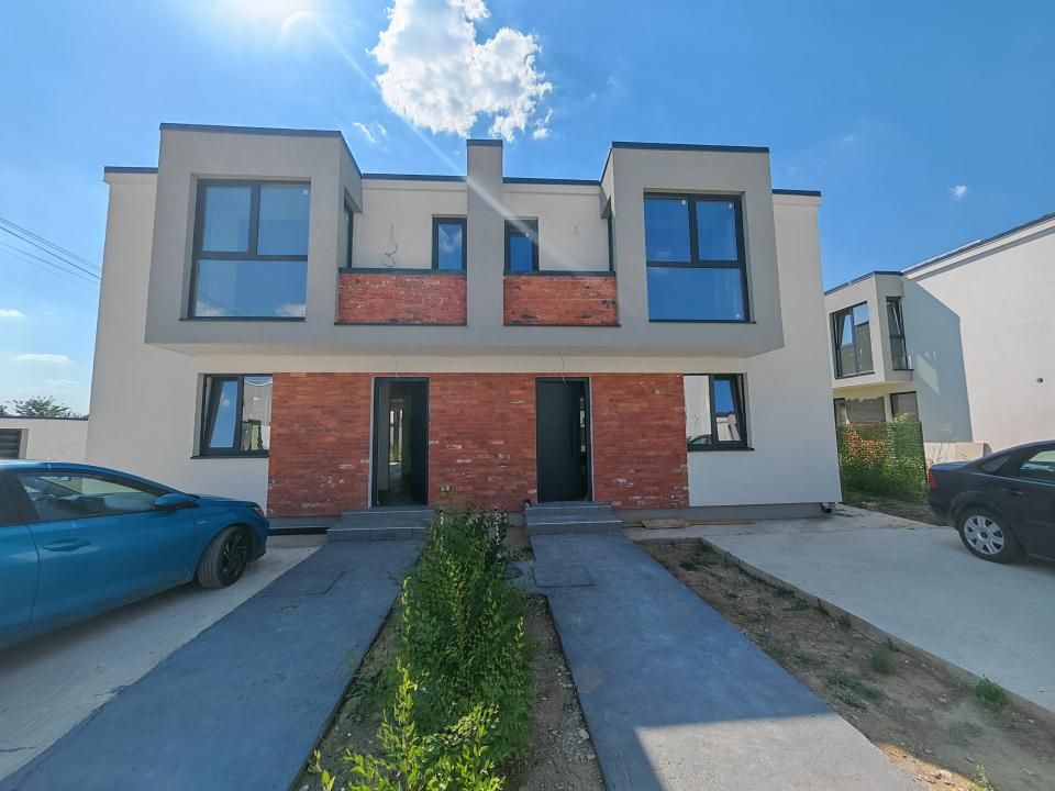 Casă cu 4 camere de vânzare în Tunari – fotografia 2 din 26