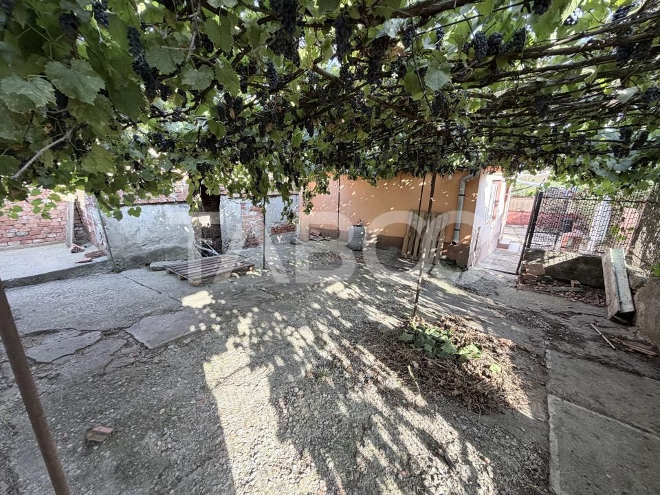 Casă cu 3 camere de vânzare în Sura Mare – fotografia 11 din 12