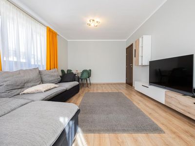 Apartament cu 2 camere de vânzare în Tractorul, Brașov – fotografia 2 din 17