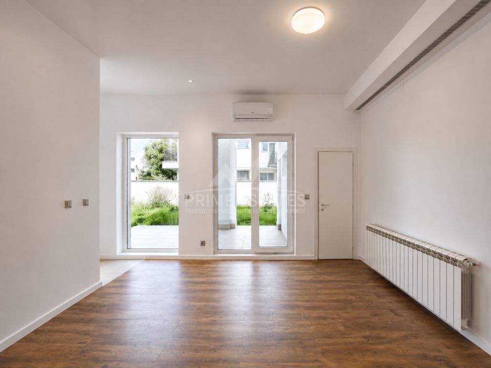 Casă cu 5 camere de vânzare în Exterior Est, Tunari – fotografia 2 din 26
